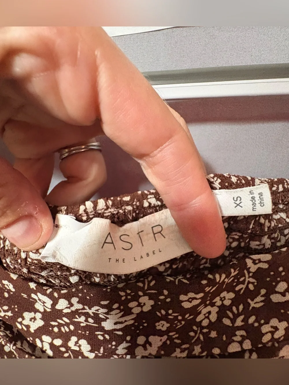 ASTR Tonina Ditsy Ivory Brown Floral Ruched Square-Neck Puff Sleeve Top